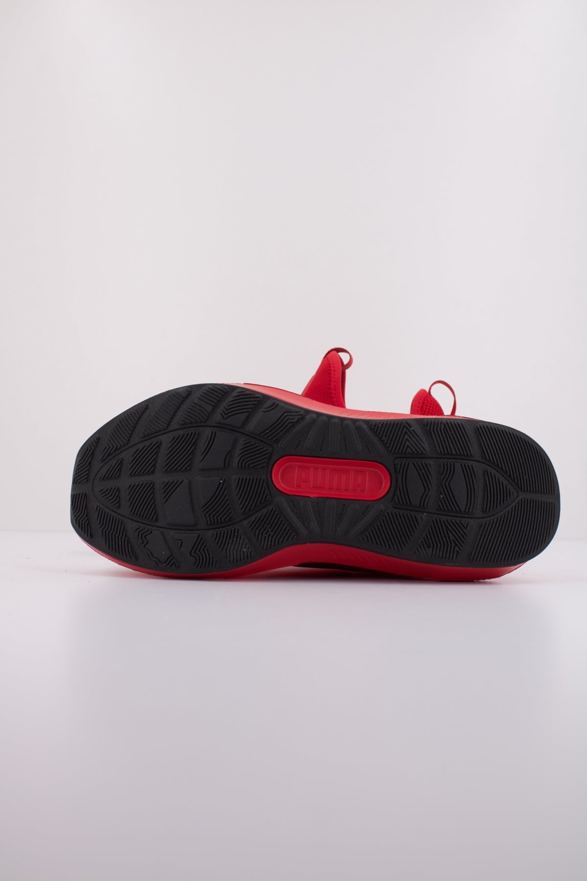 PUMA SOFTRIDE ENZO JR en color ROJO (5)