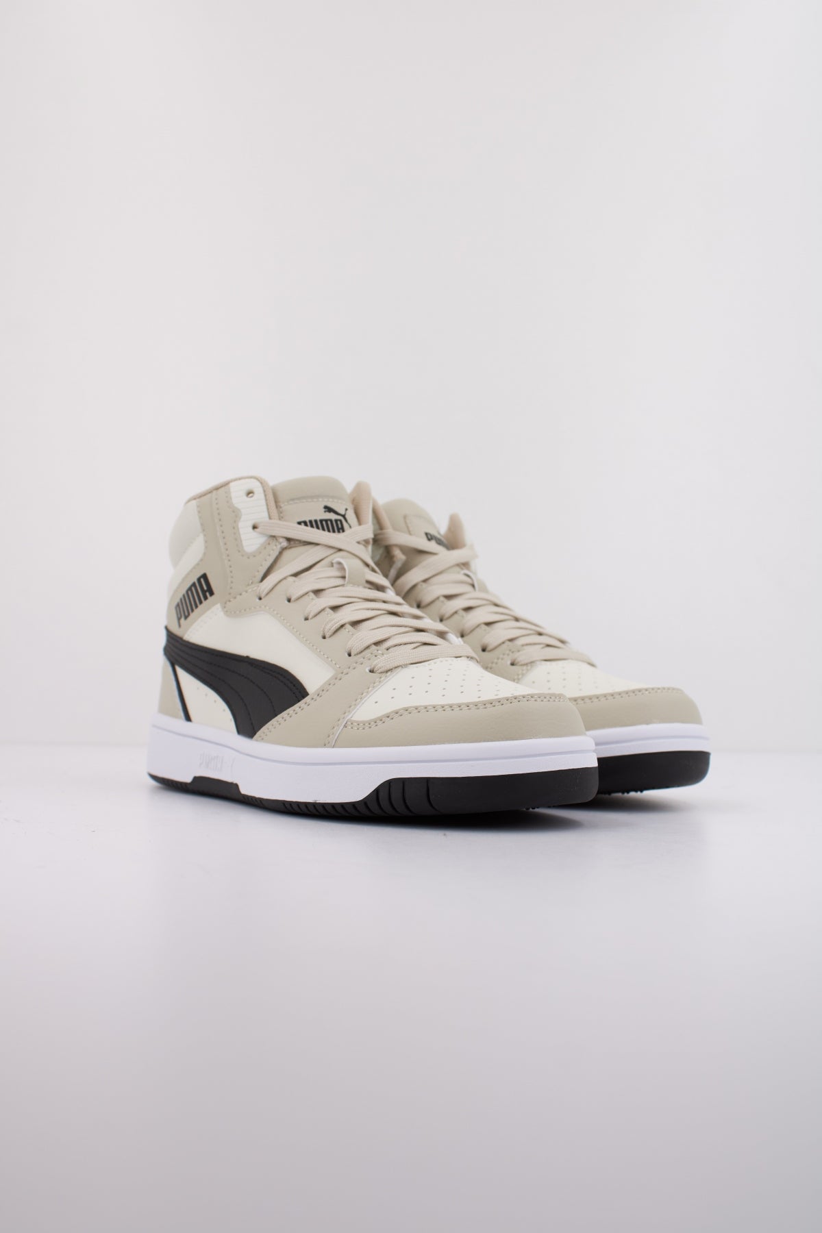 PUMA REBOUND V MID JR en color BEIS (2)