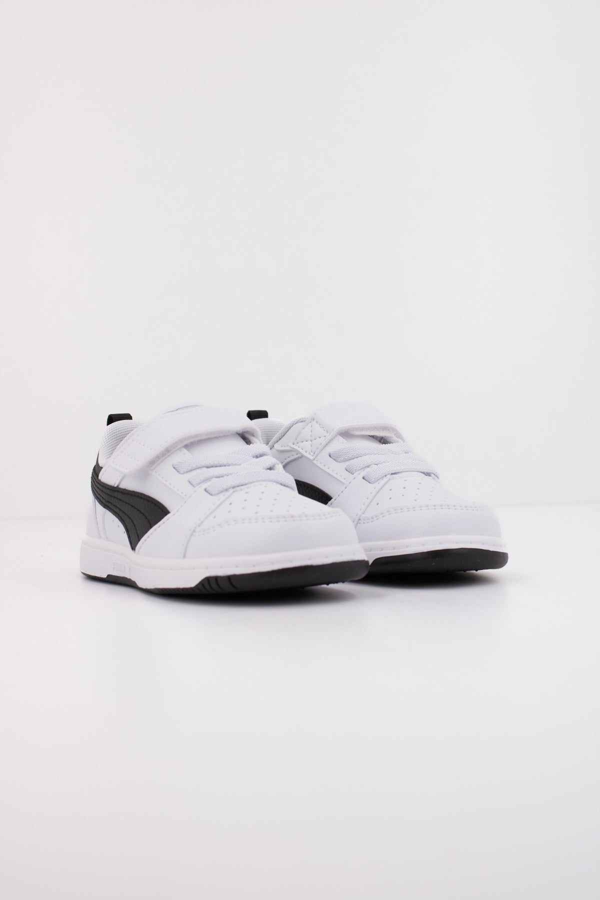 PUMA REBOUND V LO AC+ INF en color BLANCO (2)