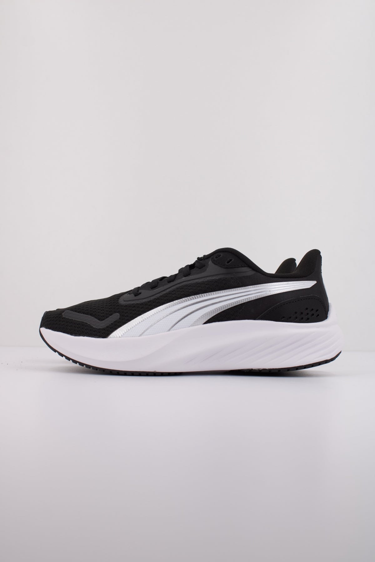 PUMA POUNCE LITE JR en color NEGRO (1)