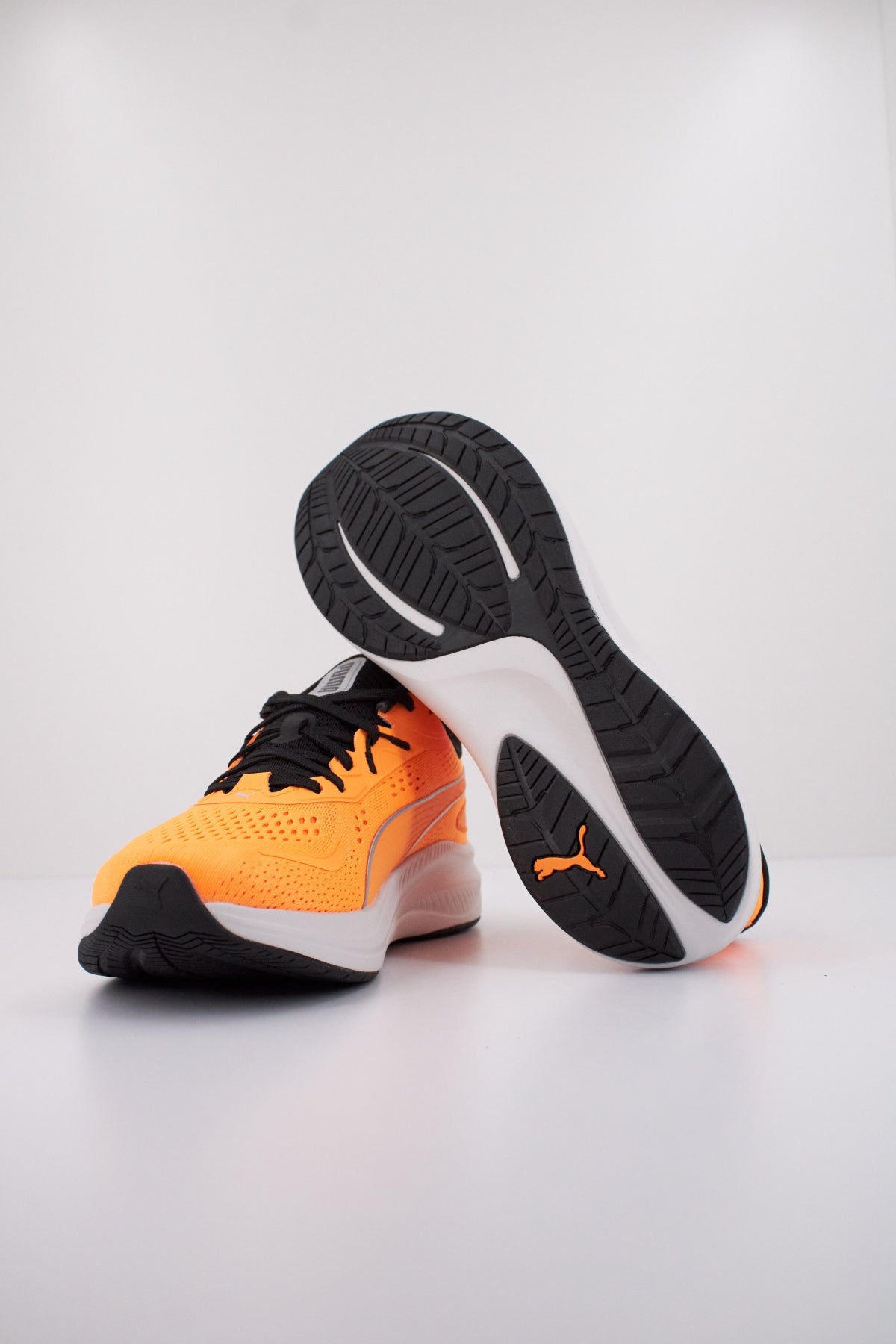PUMA SKYROCKET LITE en color NARANJA (5)