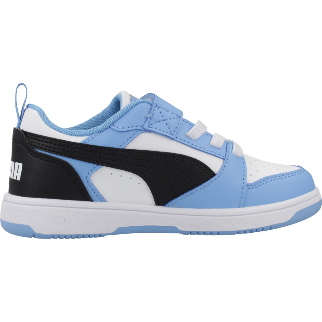 PUMA REBOUND V LO en color AZUL (4)
