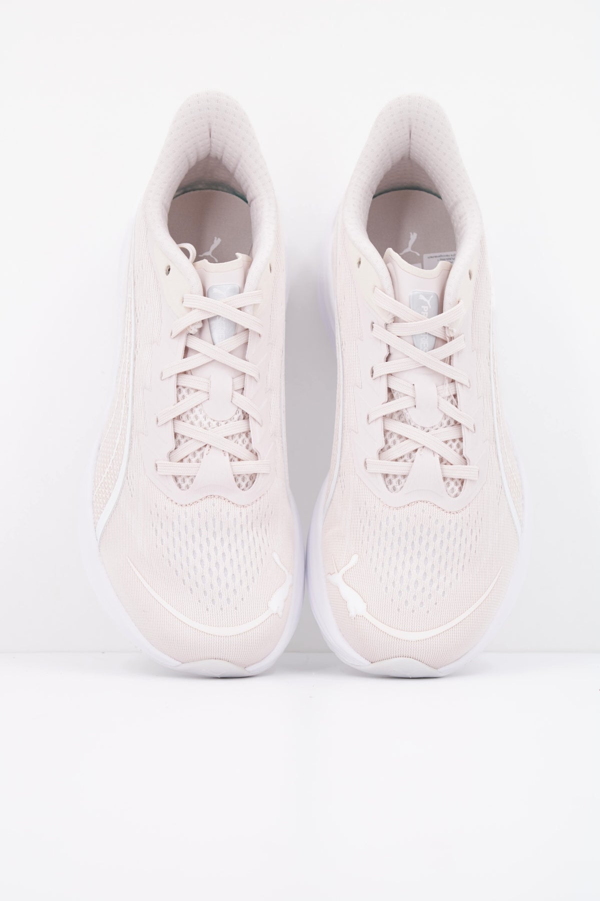 PUMA DARTER PRO en color ROSA (3)