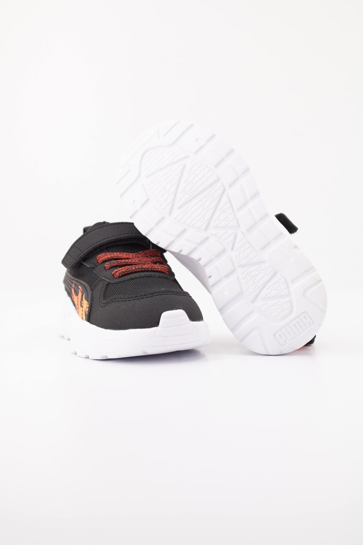 PUMA TRINITY LT SPARKS AC+ INF en color NEGRO (5)