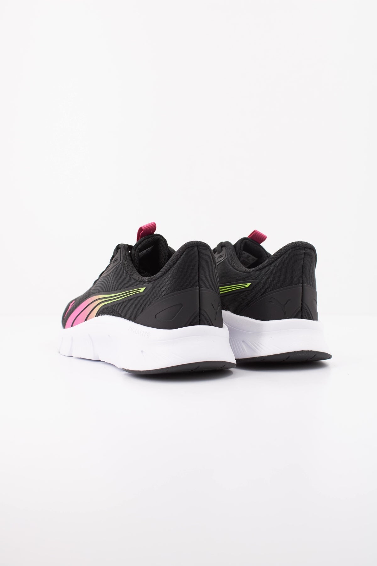 PUMA en color NEGRO (4)