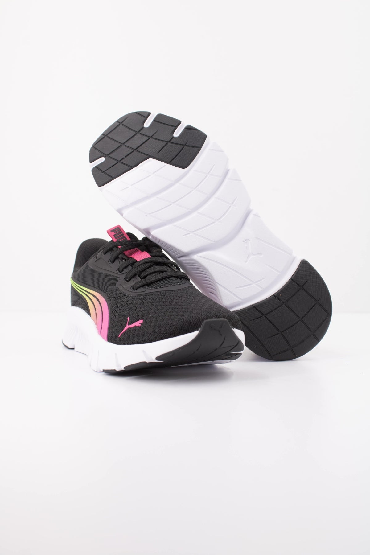 PUMA en color NEGRO (5)