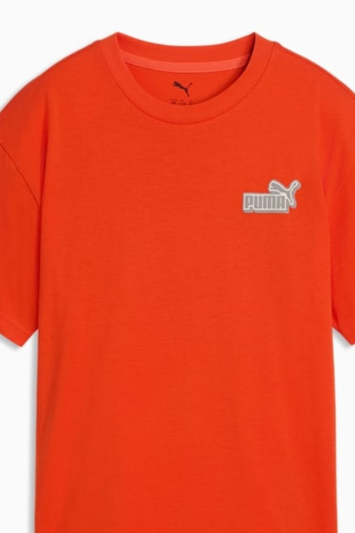 PUMA RELAXED BACK GRAPHIC TEE B en color ROJO (2)