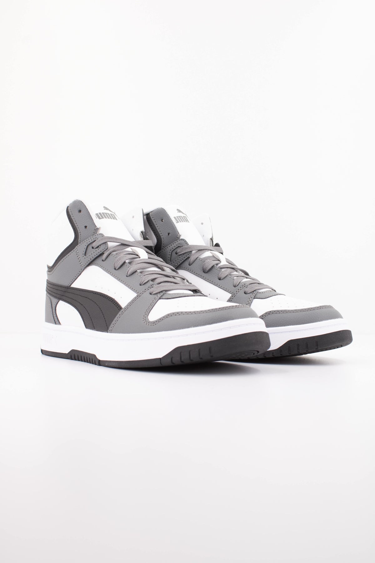 PUMA en color GRIS (2)