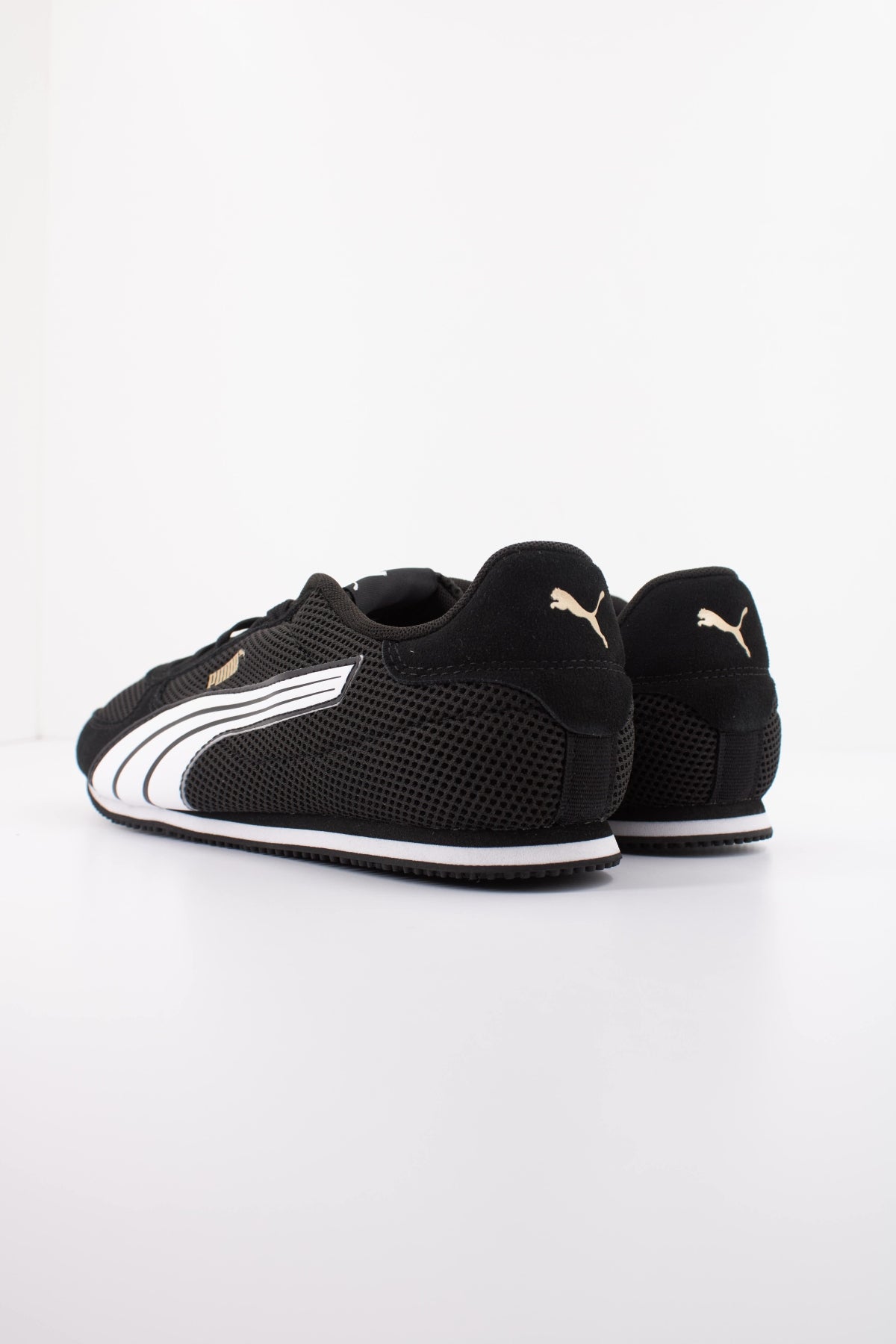 PUMA en color NEGRO (4)