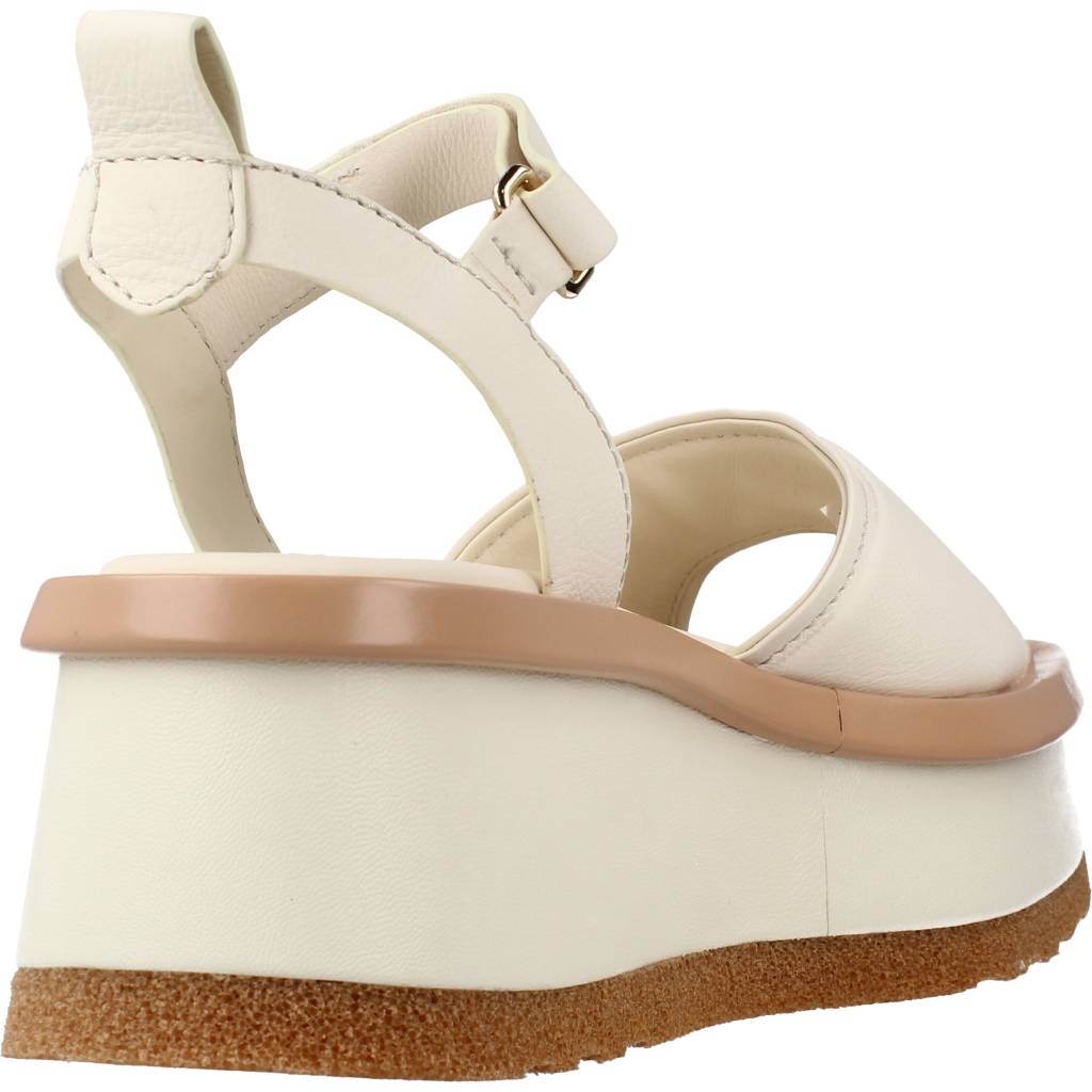 ELVIO ZANON EQX en color BEIS (3)