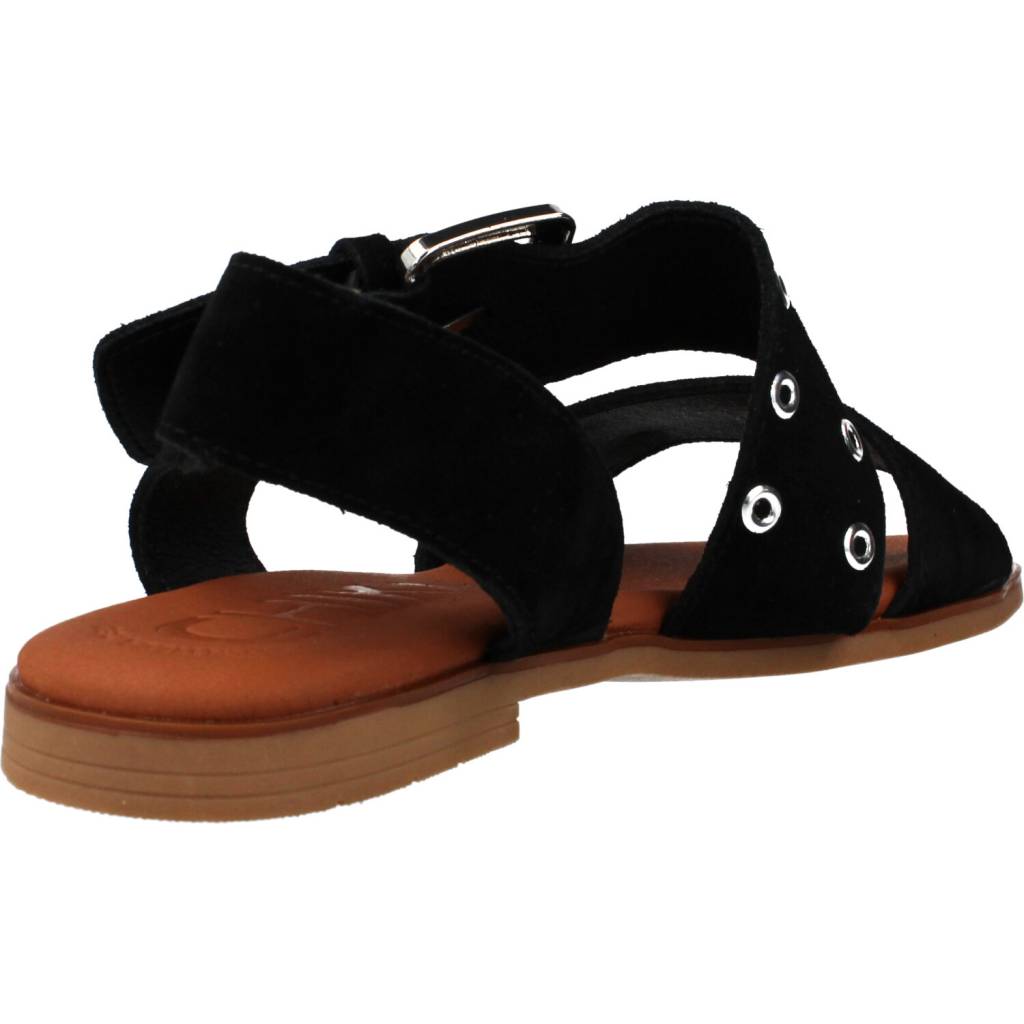 CHIKA NAIRA en color NEGRO (3)