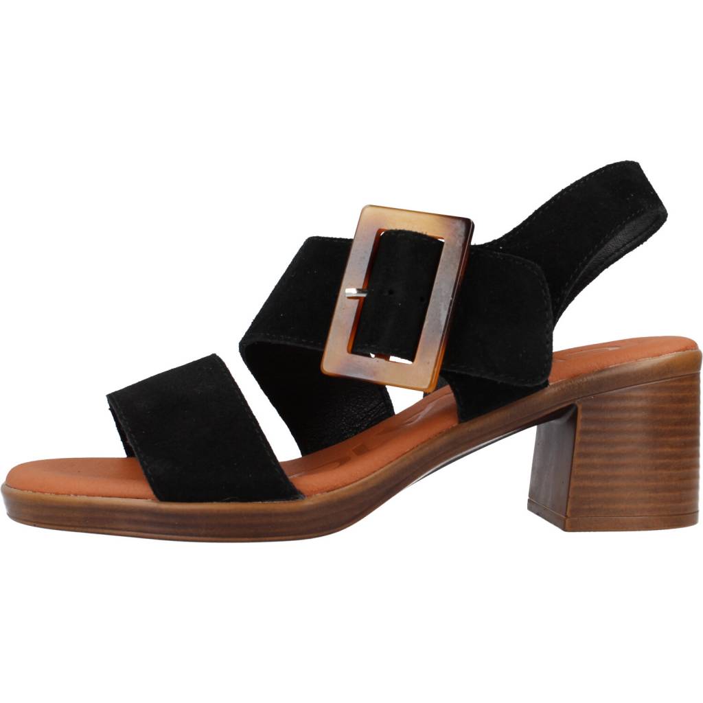 CHIKA NEW GOTICA en color NEGRO (2)