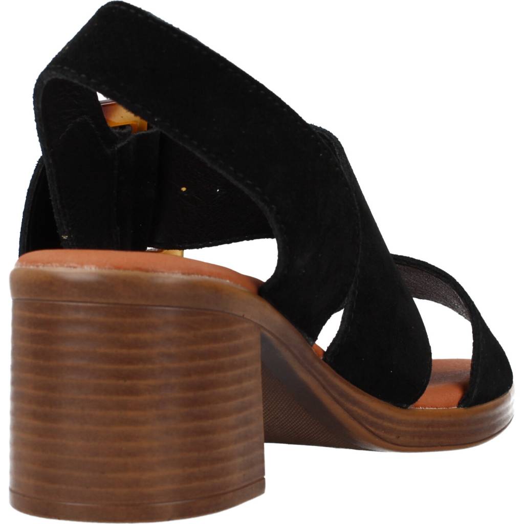 CHIKA NEW GOTICA en color NEGRO (3)