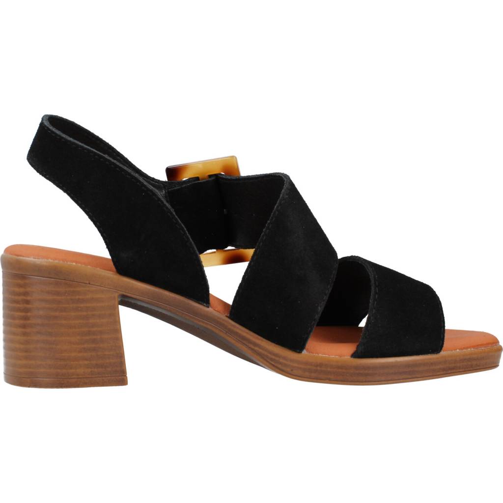 CHIKA NEW GOTICA en color NEGRO (4)