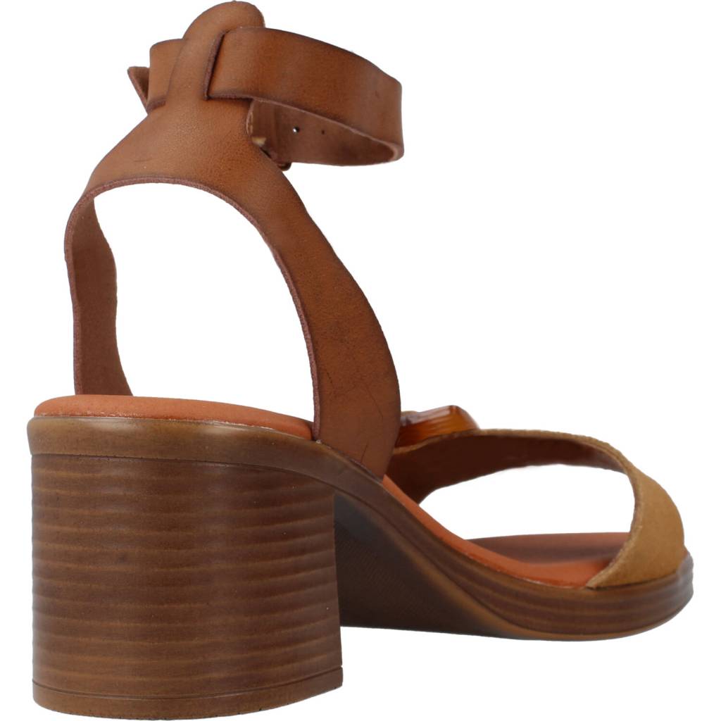 CHIKA NEW GOTICA en color MARRON (3)