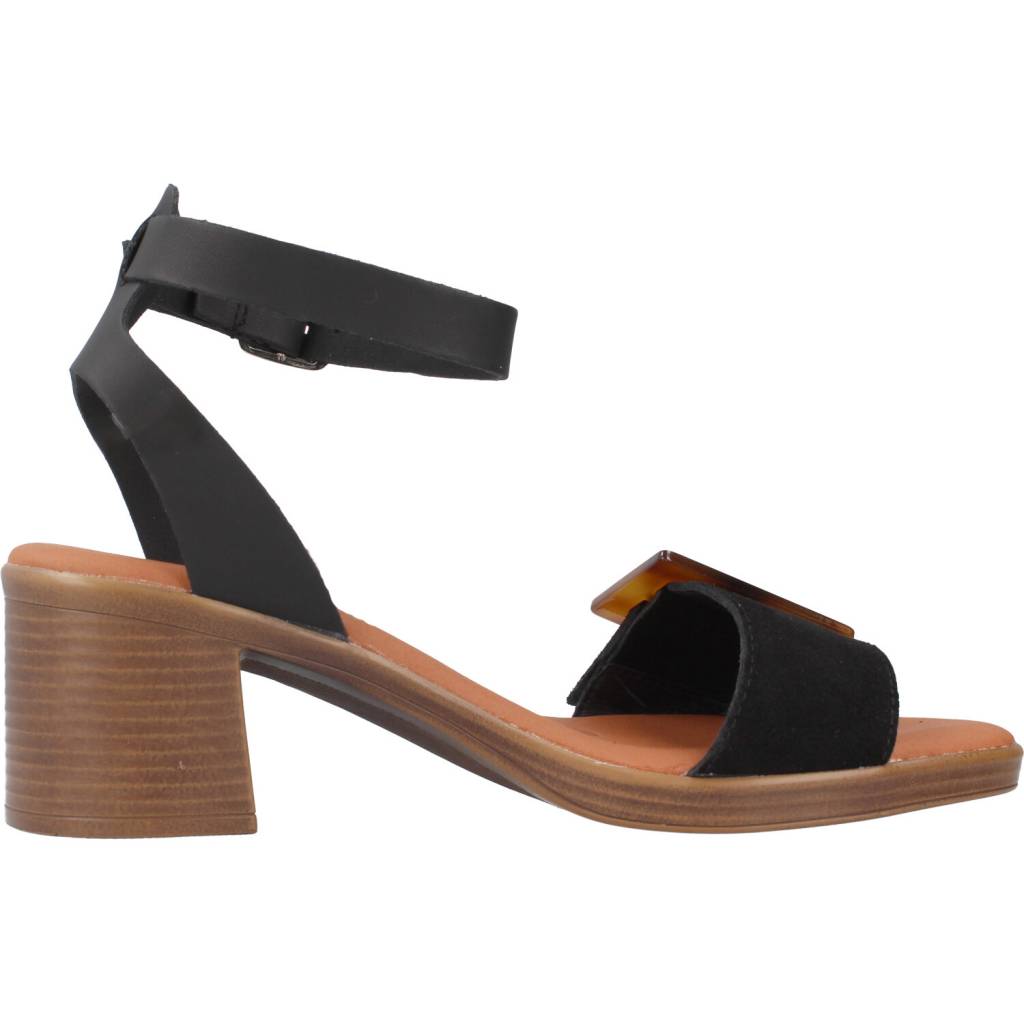 CHIKA NEW GOTICA en color NEGRO (4)