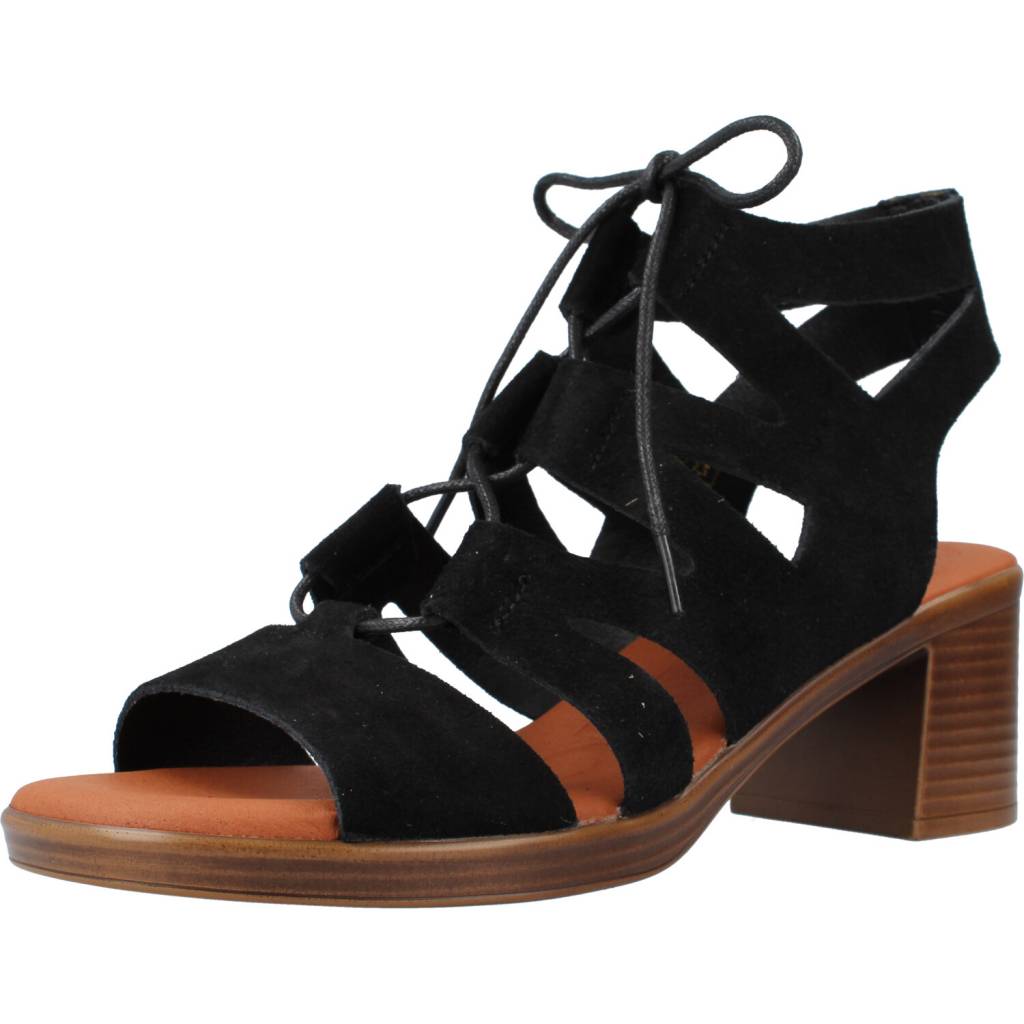 CHIKA NEW GOTICA en color NEGRO (1)