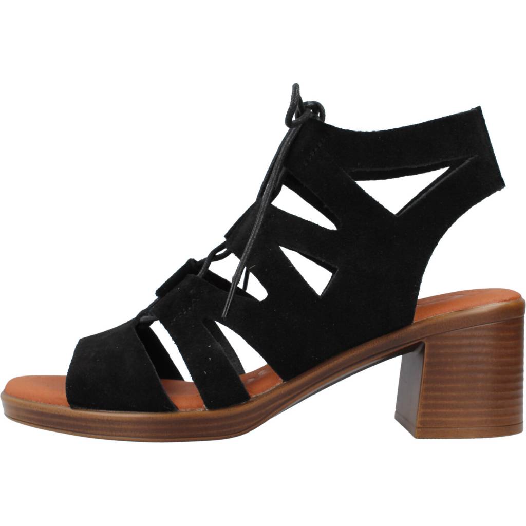 CHIKA NEW GOTICA en color NEGRO (2)