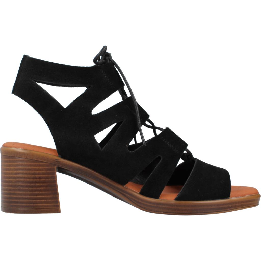 CHIKA NEW GOTICA en color NEGRO (4)