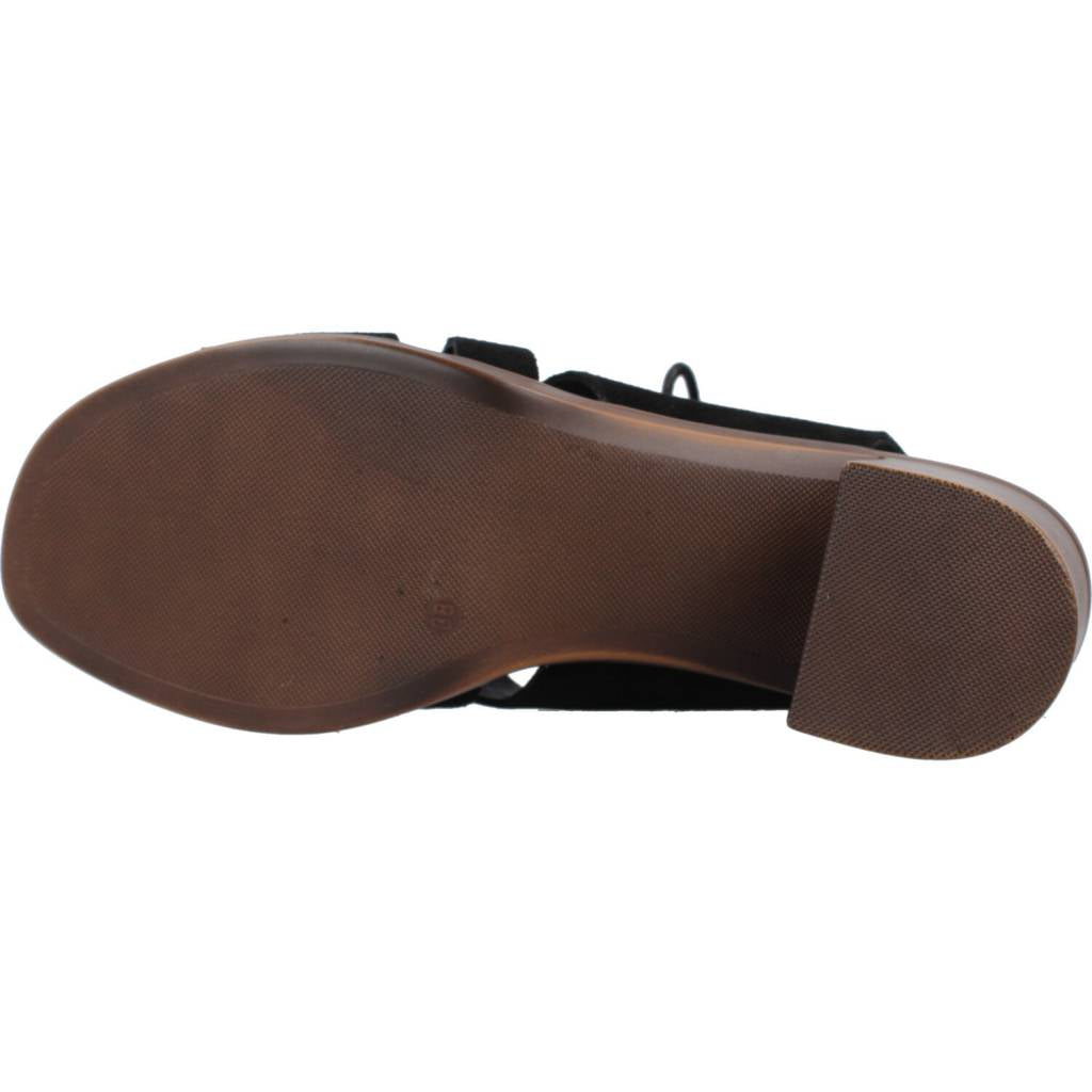 CHIKA NEW GOTICA en color NEGRO (6)