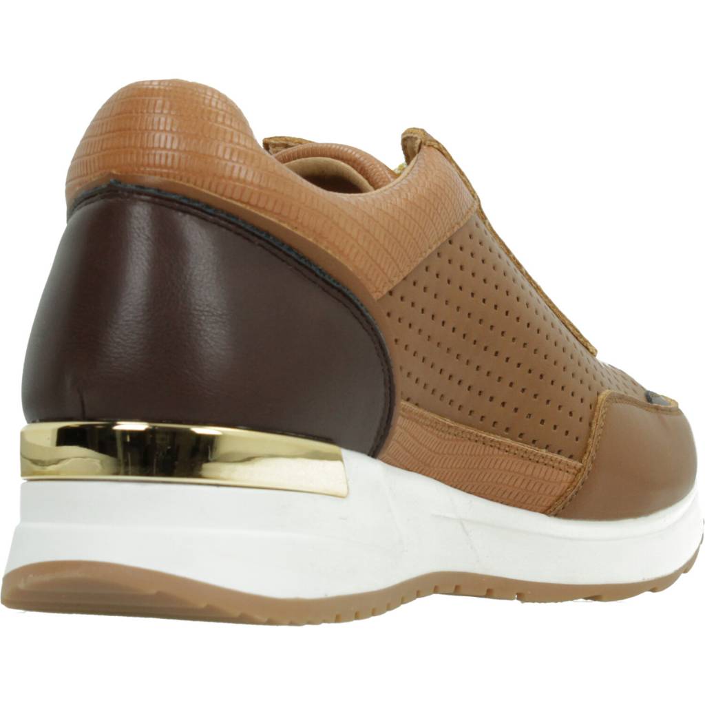 CHIKA SERENE en color MARRON (3)