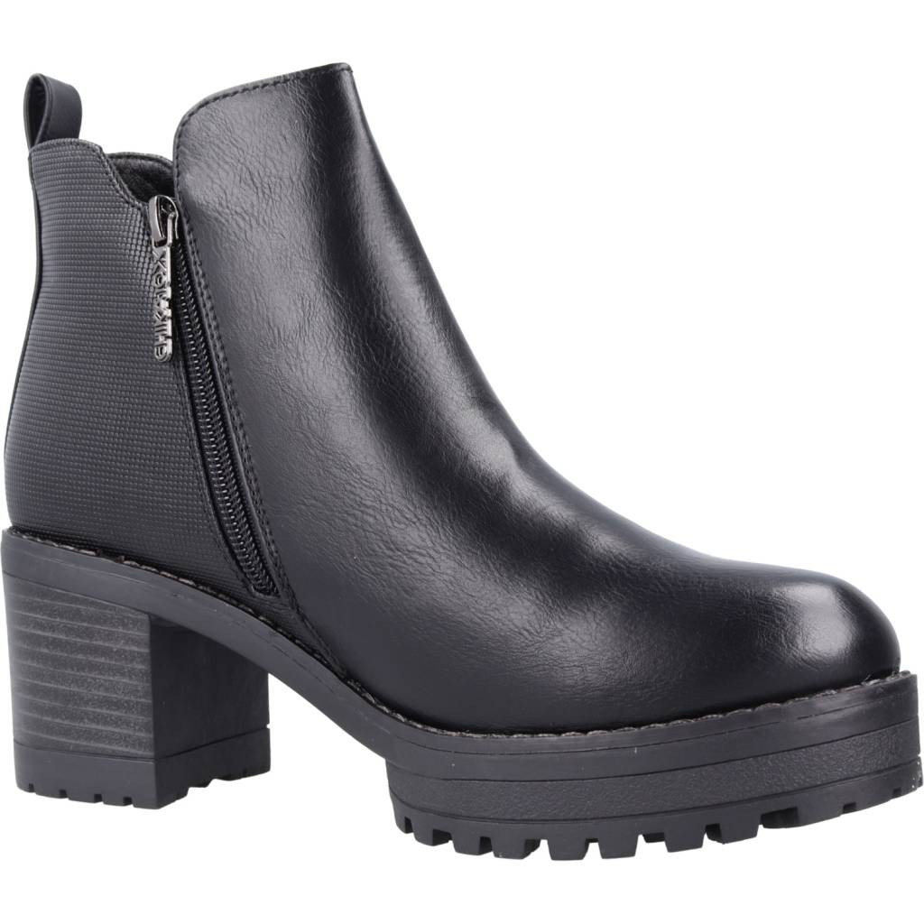 CHIKA PILAR en color NEGRO (5)