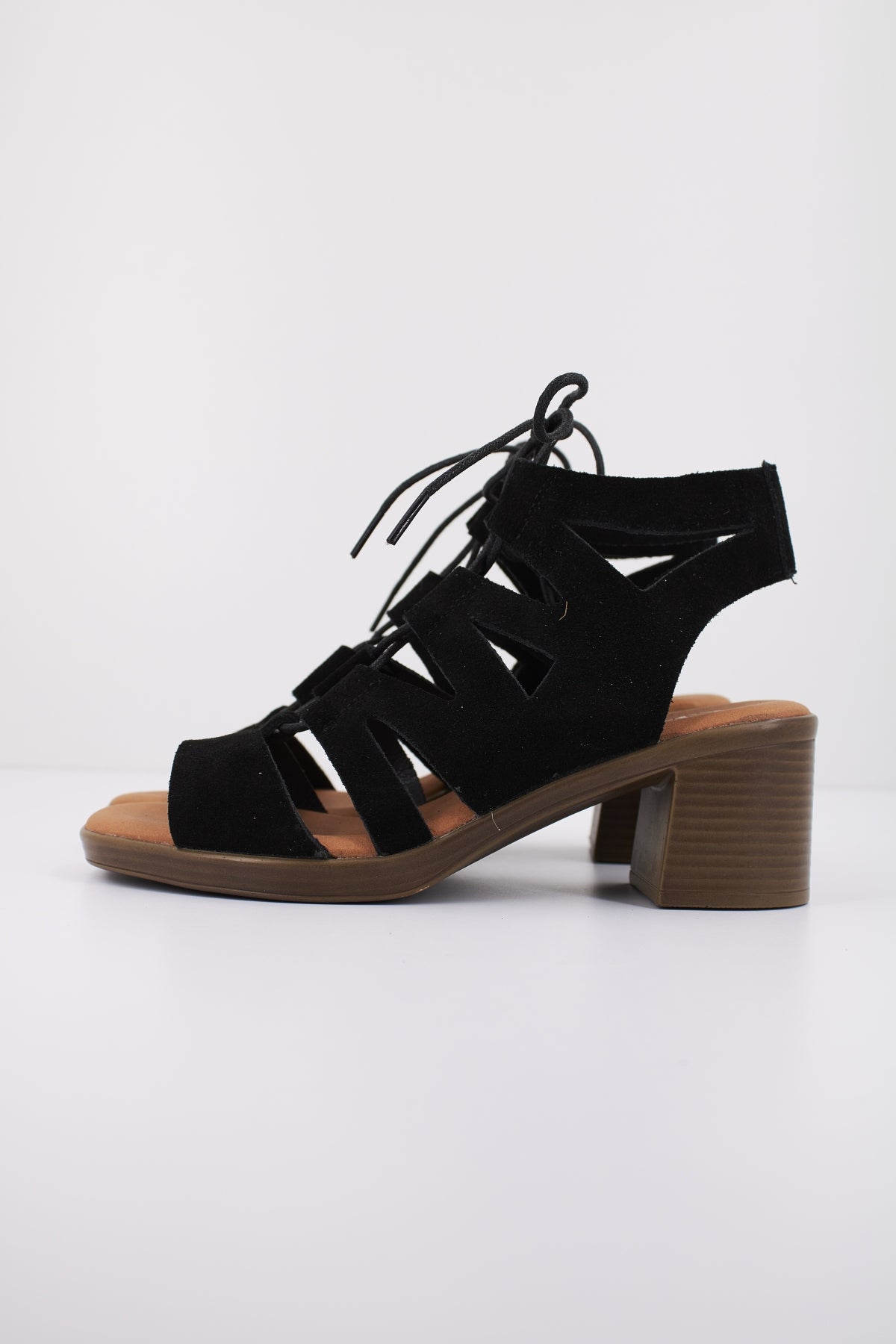 CHIKA NEW GOTICA en color NEGRO (1)