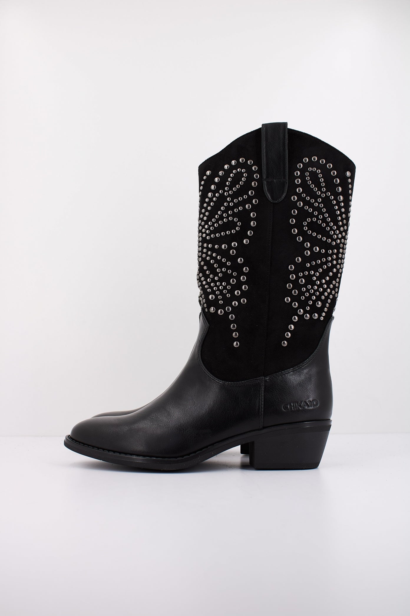 CHIKA ISKIA  en color NEGRO  (1)