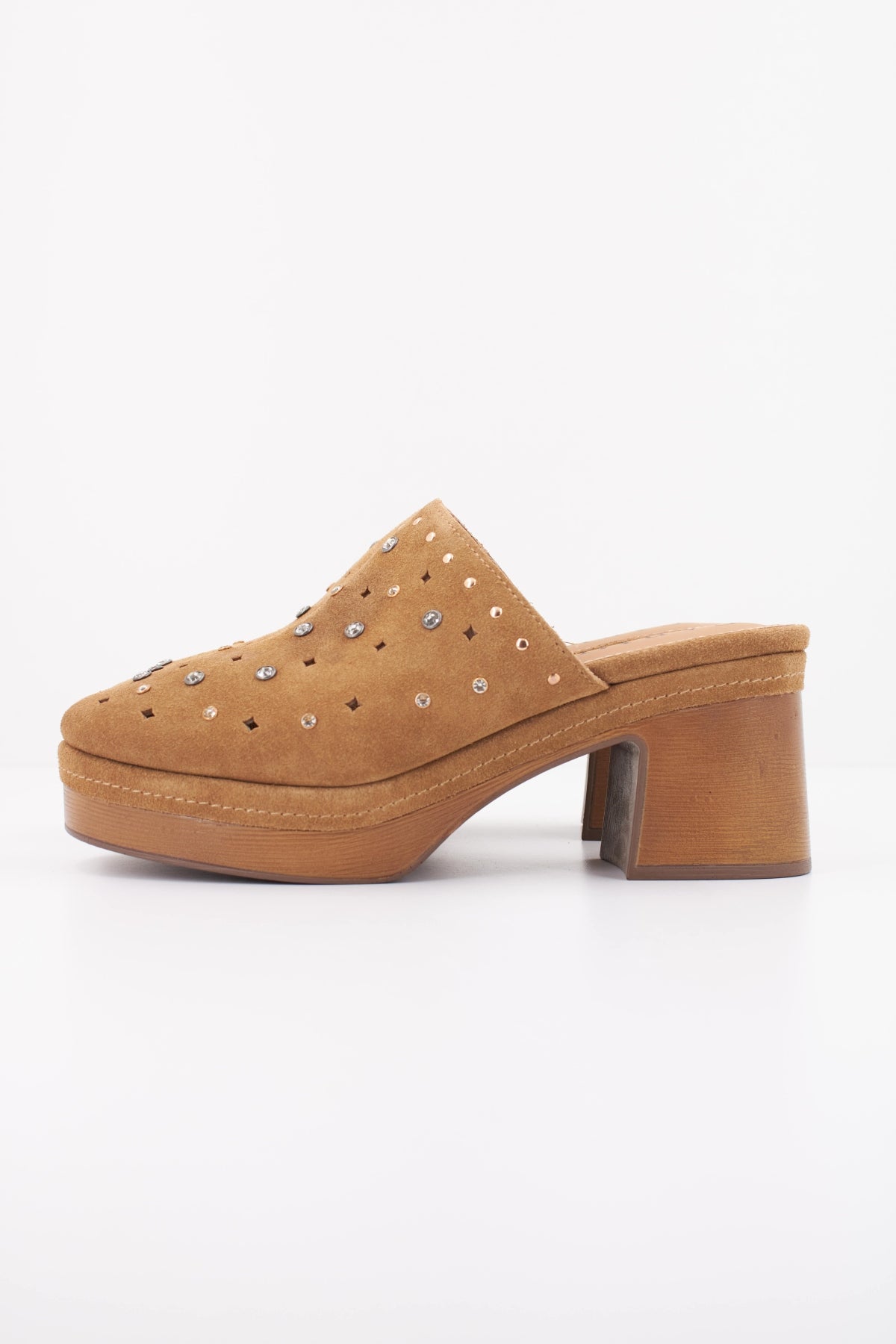 CARMELA ZUECOS en color MARRON (1)