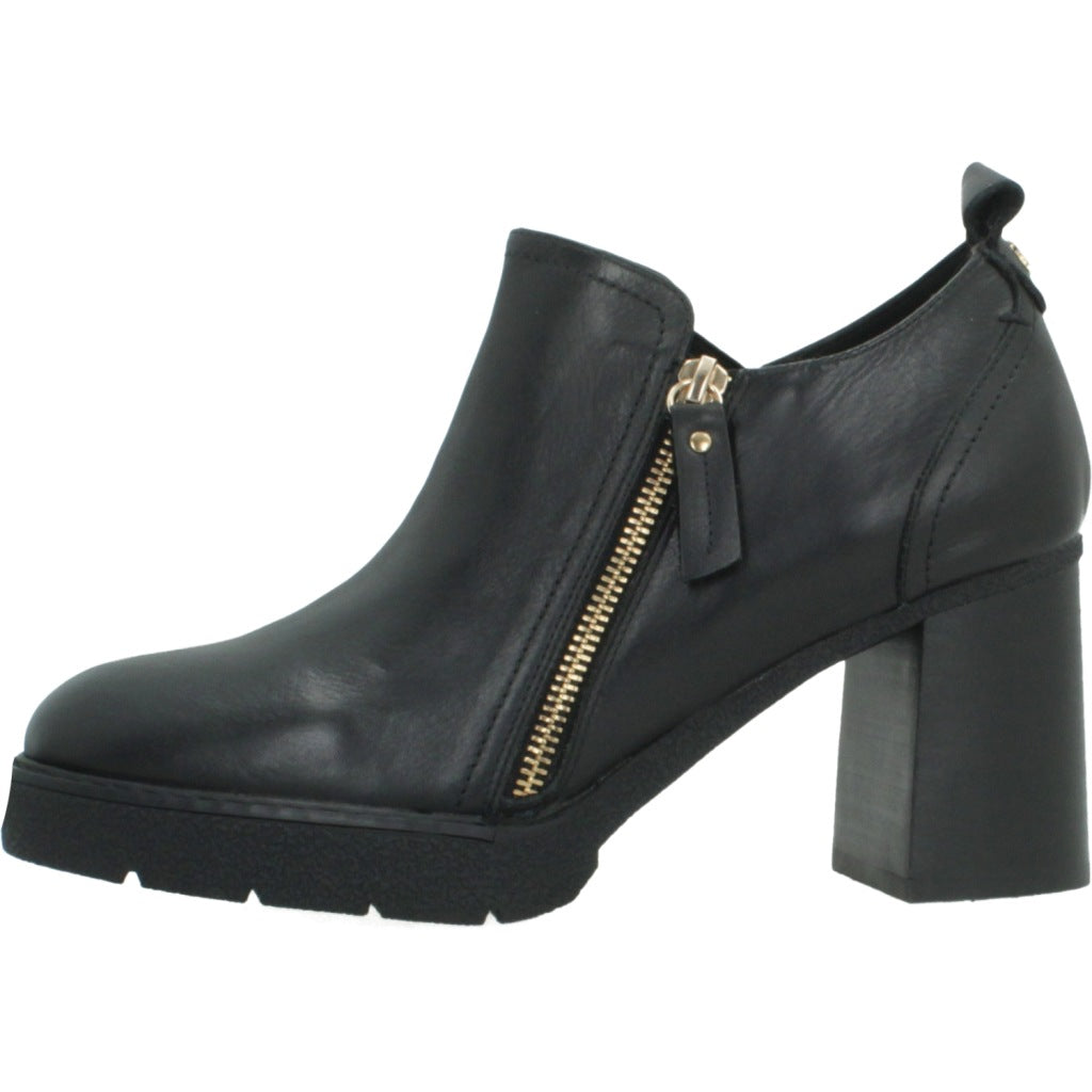 CARMELA C ZAPATO ABOTINADO en color NEGRO (2)