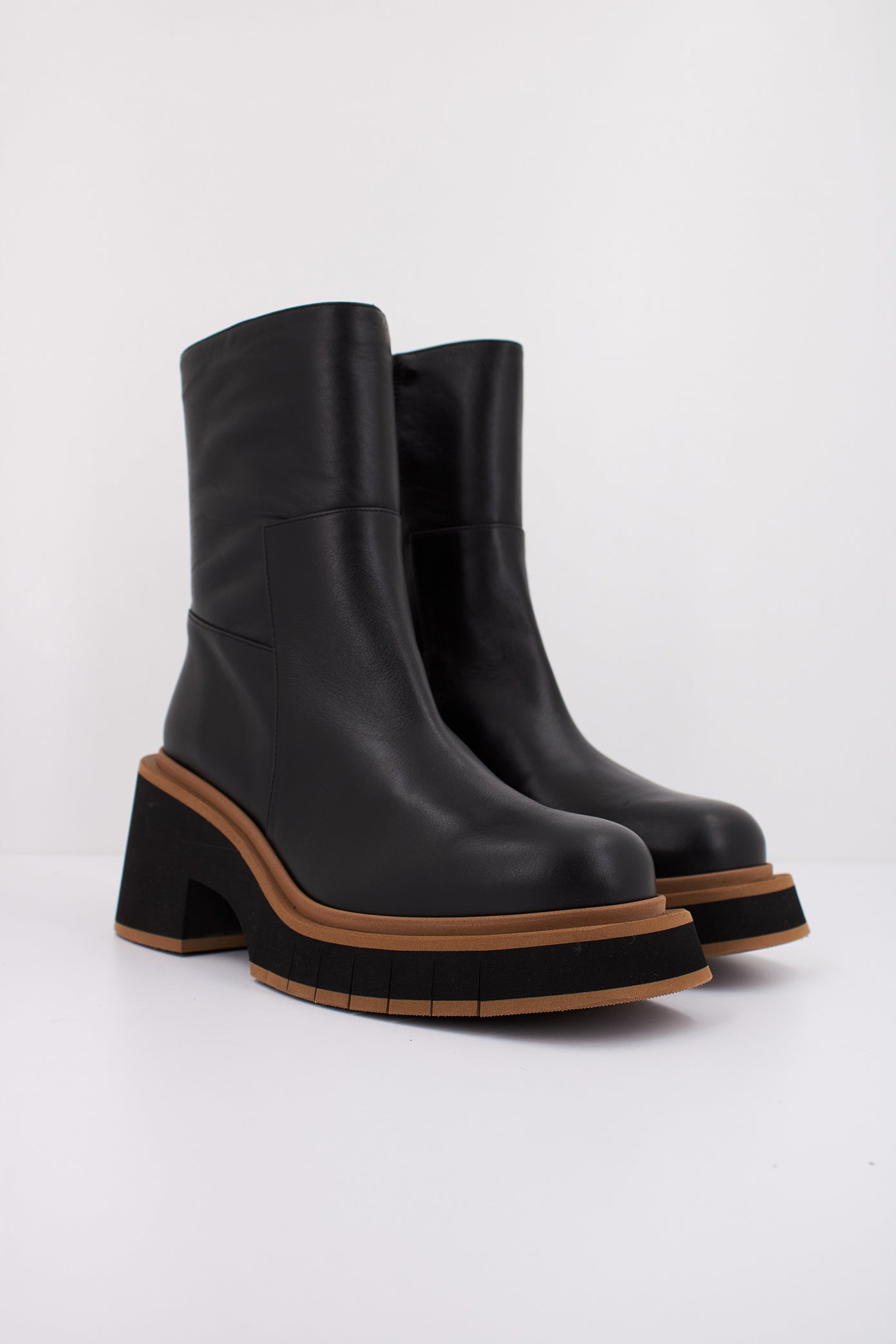 PALOMA BARCELO IDA en color NEGRO (2)