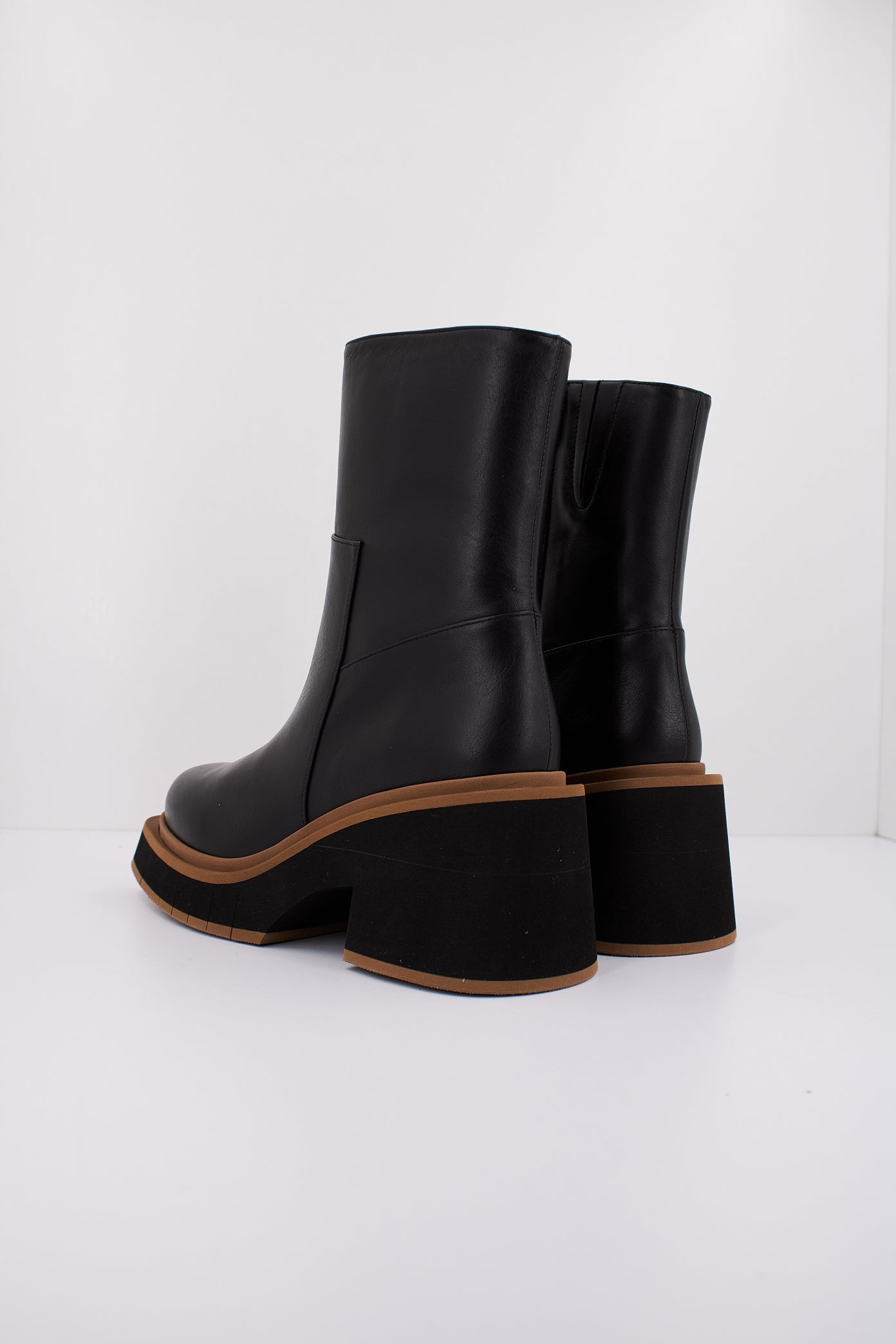 PALOMA BARCELO IDA en color NEGRO (4)