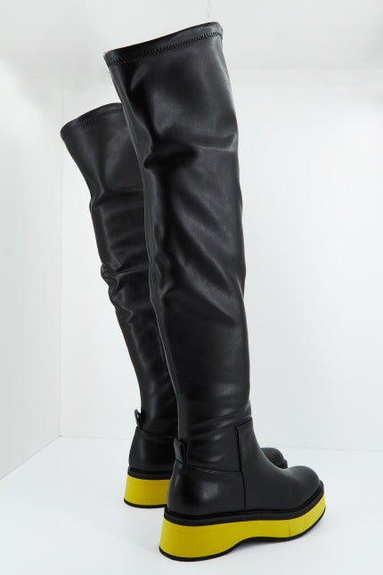 PALOMA BARCELO ESME STRECH VEGAN LEATHER en color NEGRO (3)