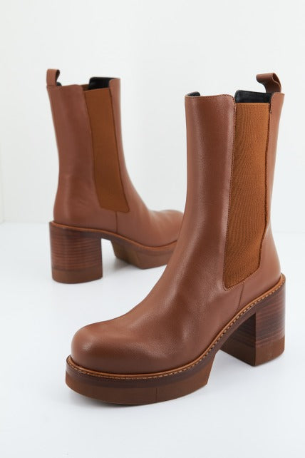 PALOMA BARCELO REECE TAYSON en color MARRON (1)