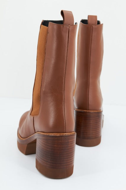 PALOMA BARCELO REECE TAYSON en color MARRON (3)