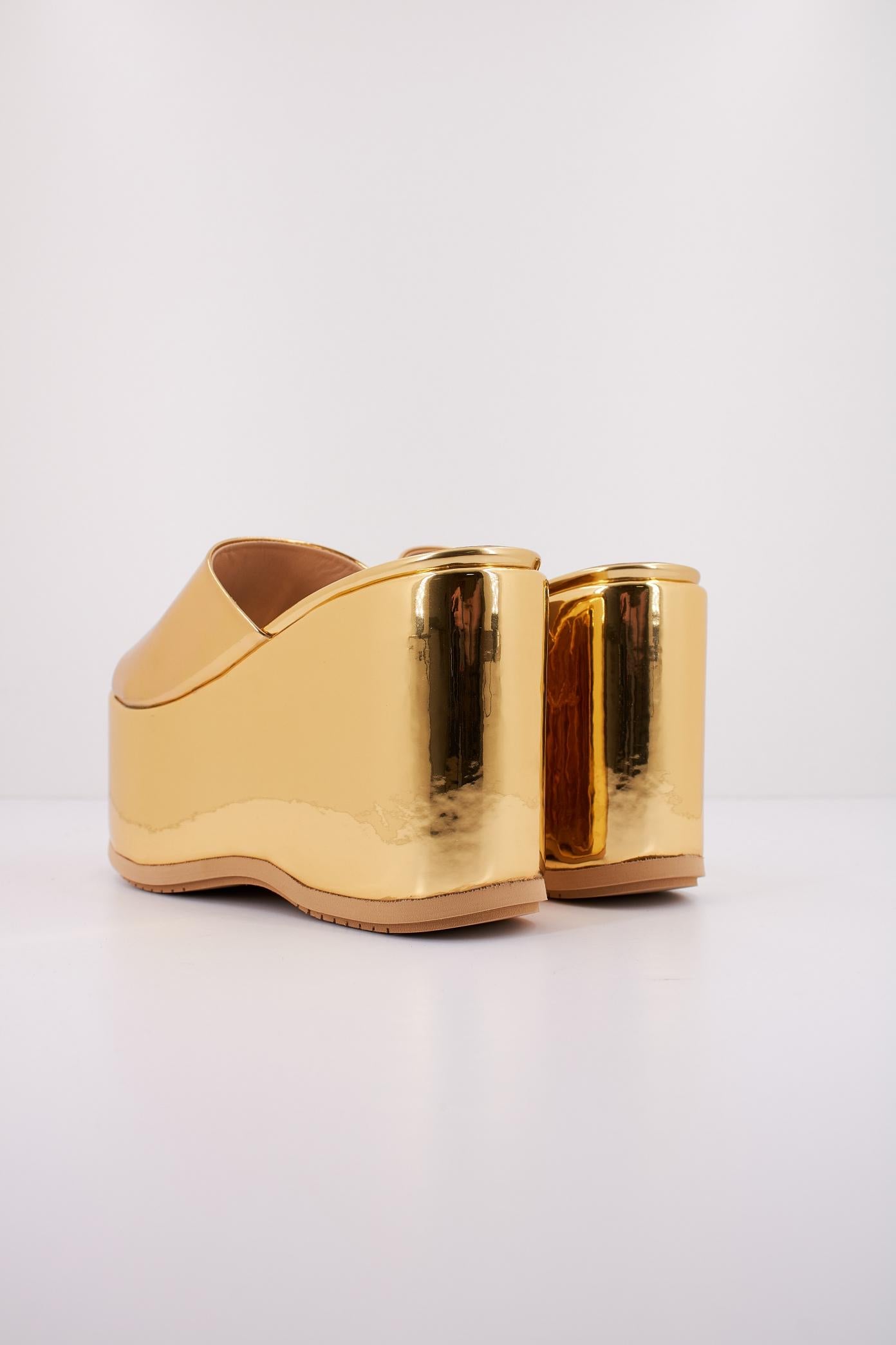 PALOMA BARCELO HYANA HYANA en color ORO (3)