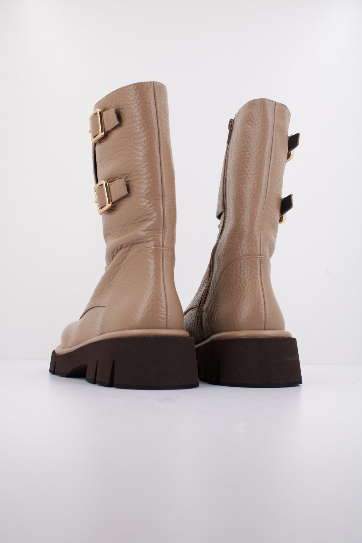 PALOMA BARCELO COMBA en color MARRON CLARO (4)