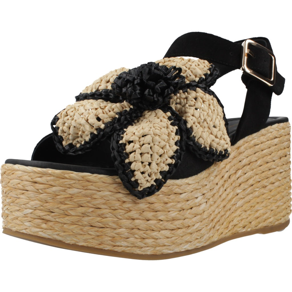 PALOMA BARCELO SANDALIA CRUZ en color NEGRO (1)