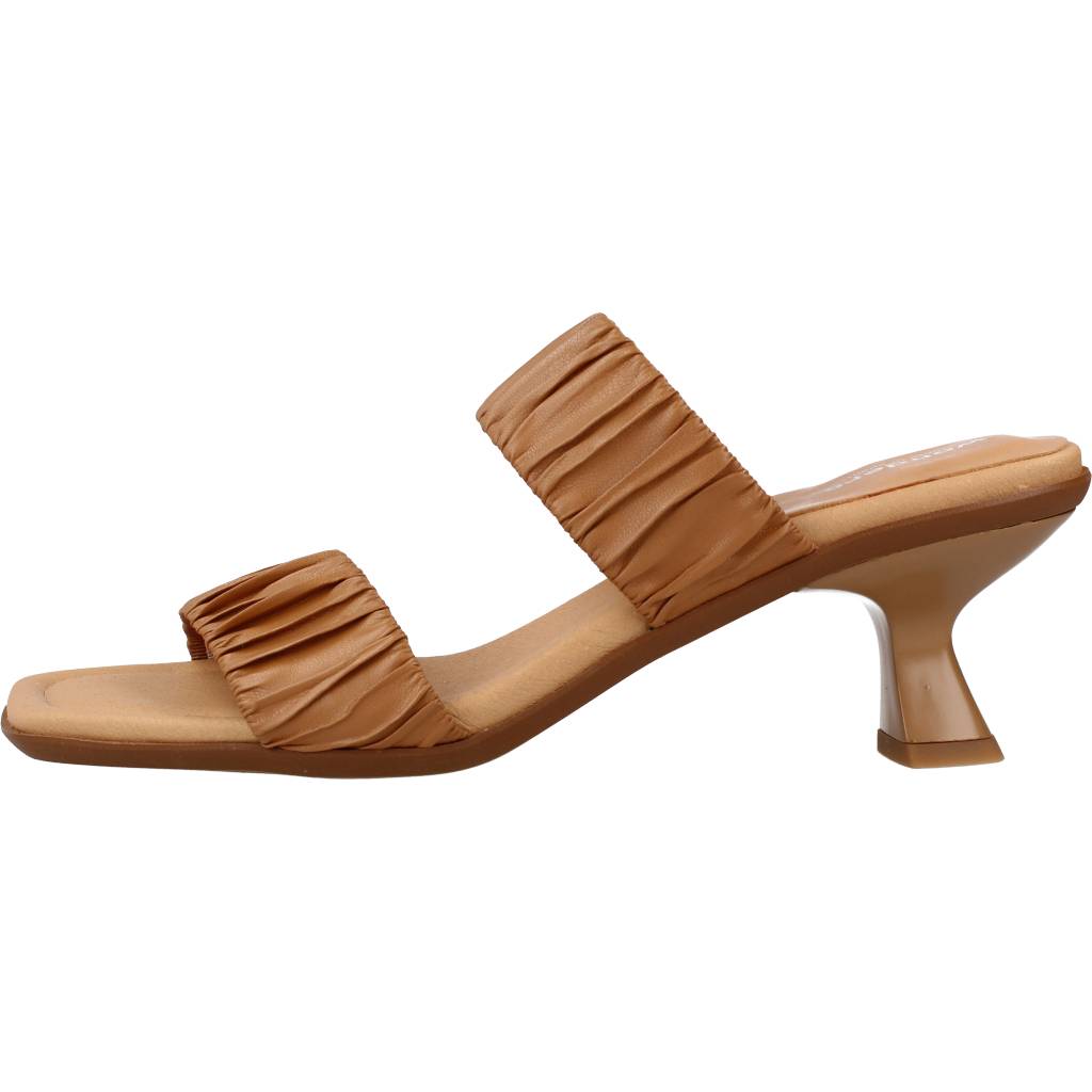 WONDERS F en color MARRON (2)