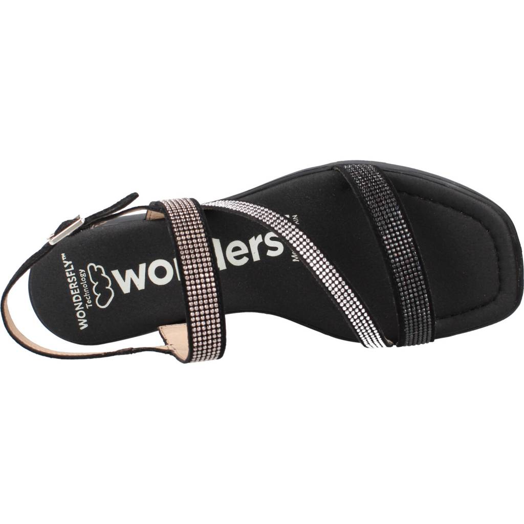 WONDERS B en color NEGRO (7)