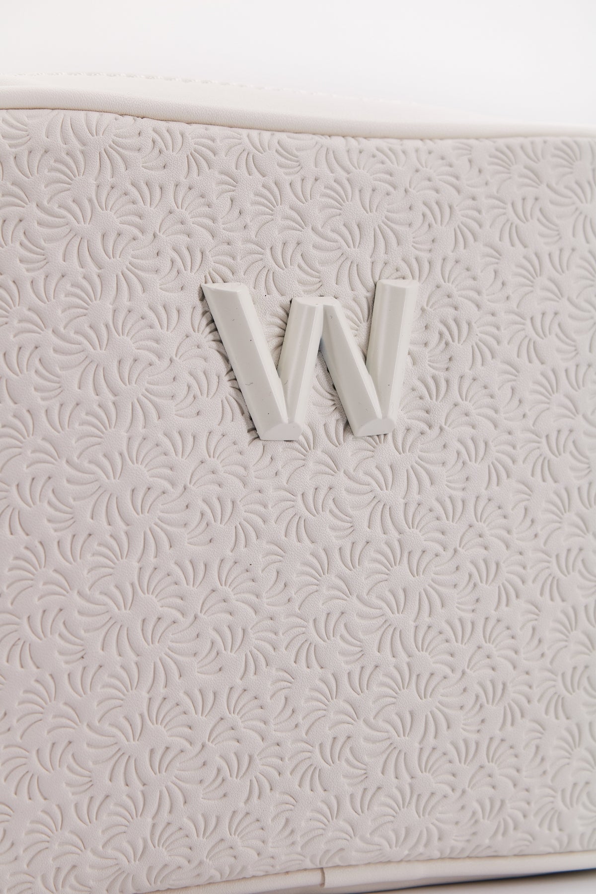 WONDERS WB en color BLANCO (4)