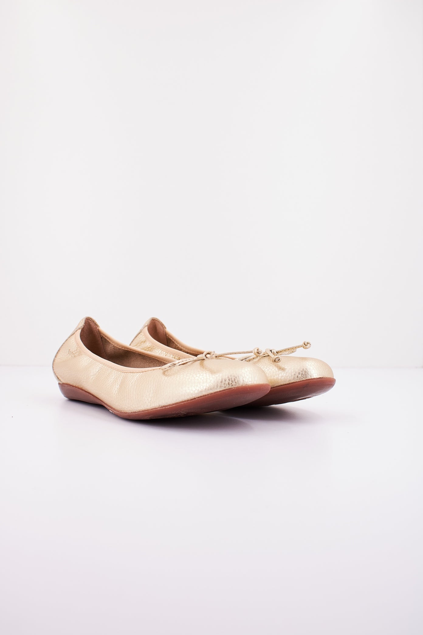 WONDERS A en color ORO (2)