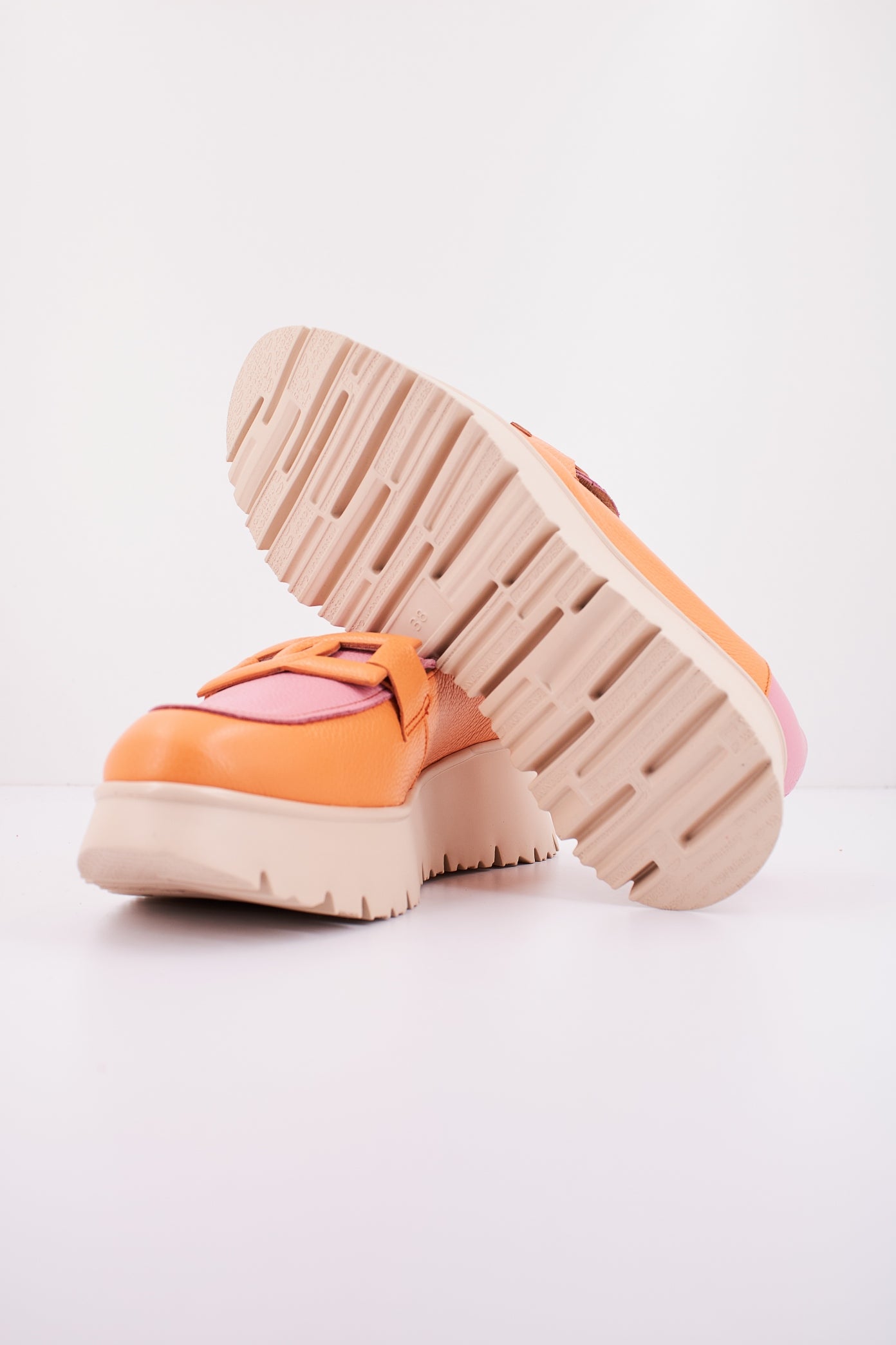 WONDERS C en color NARANJA (4)