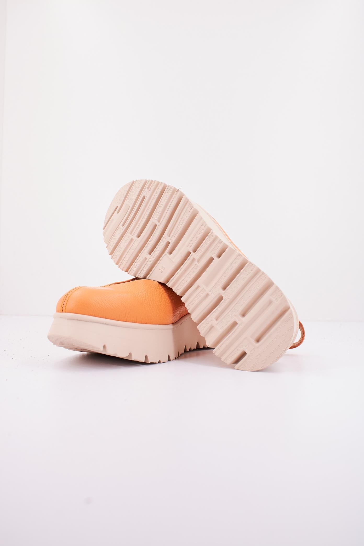 WONDERS C en color NARANJA (4)