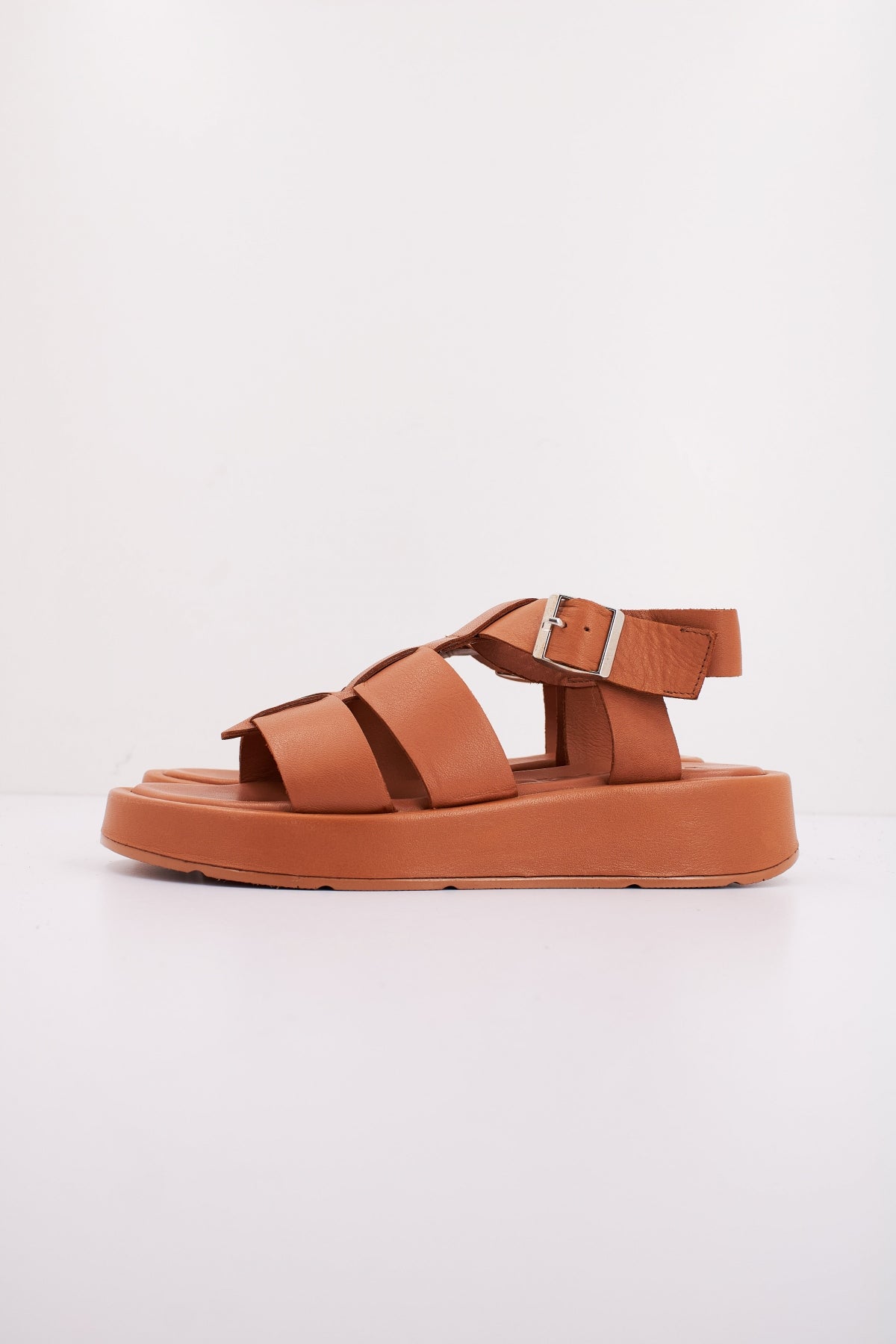 WONDERS AT en color MARRON CLARO (1)