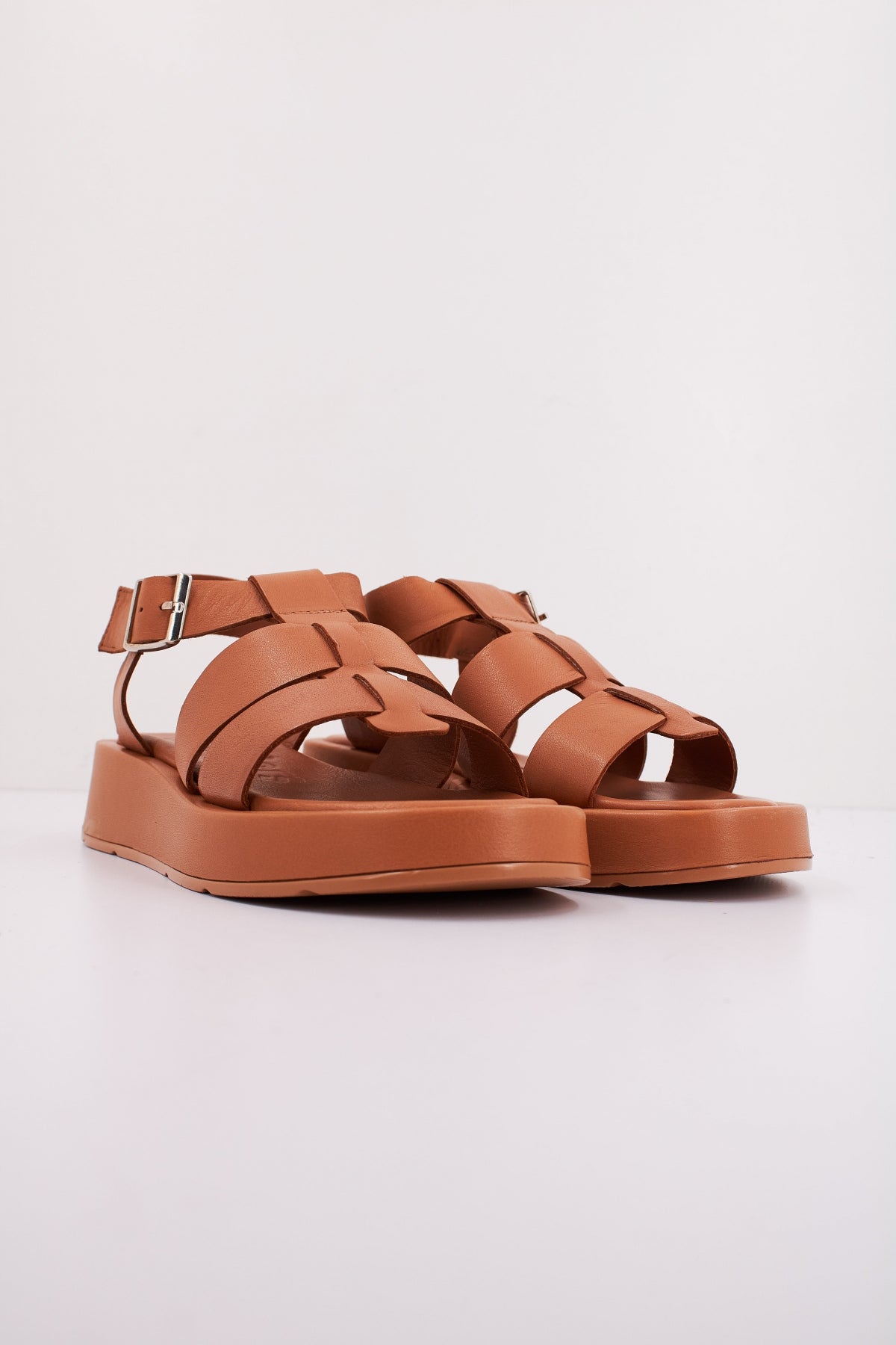 WONDERS AT en color MARRON CLARO (2)