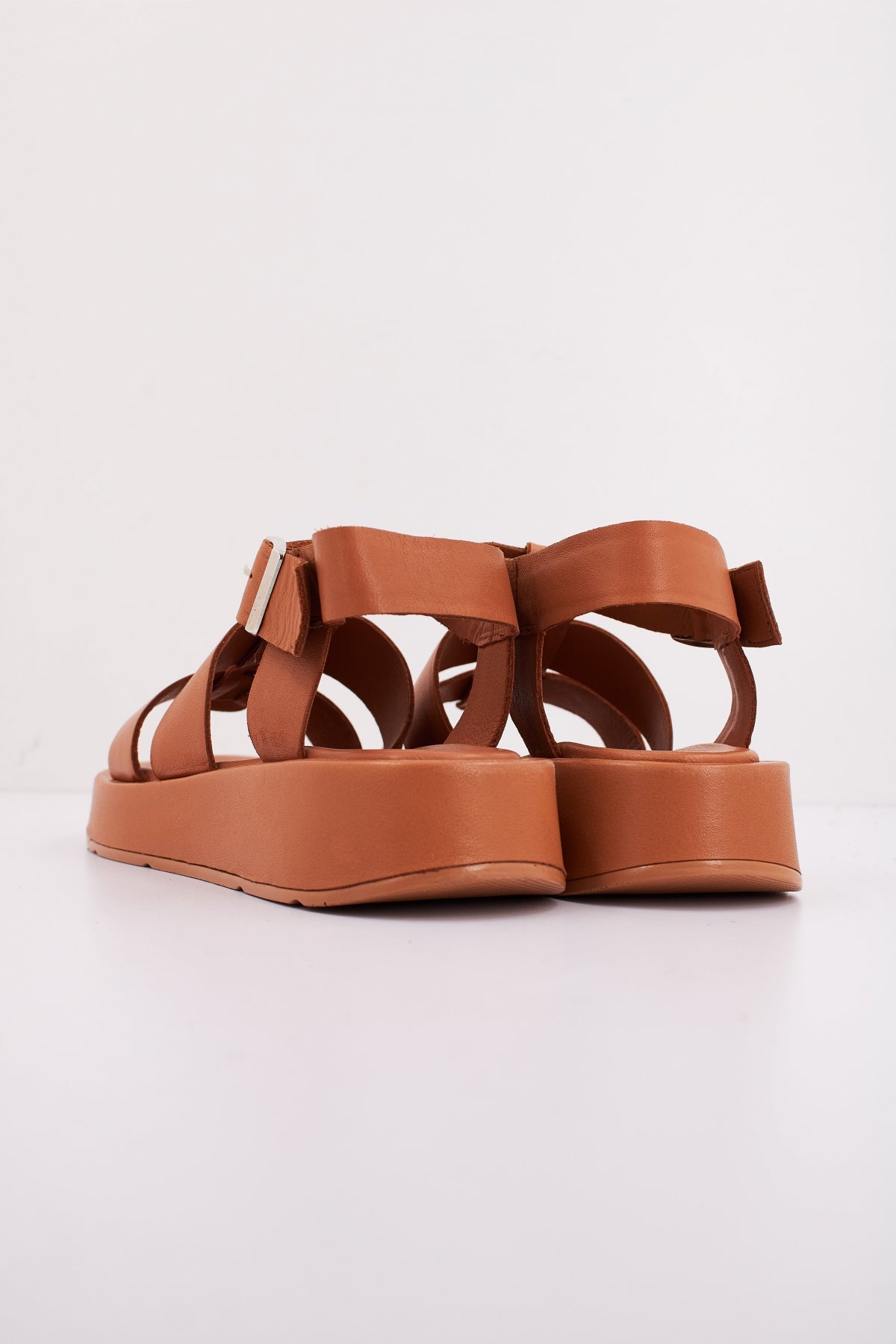 WONDERS AT en color MARRON CLARO (4)