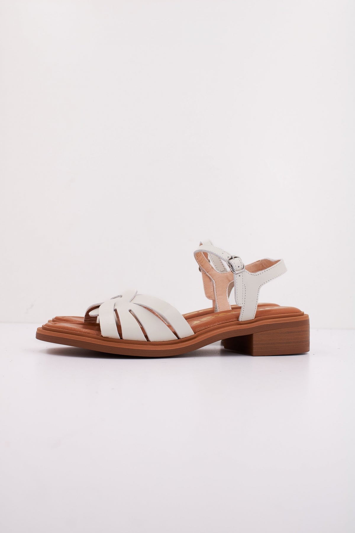 WONDERS B en color BLANCO (1)