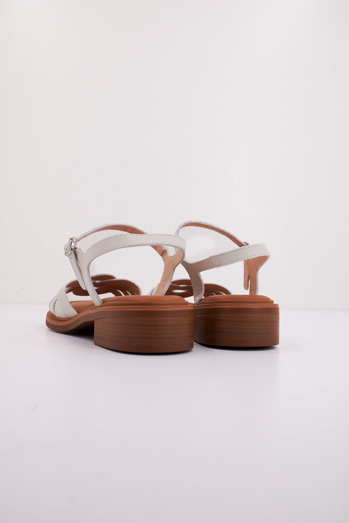 WONDERS B en color BLANCO (4)