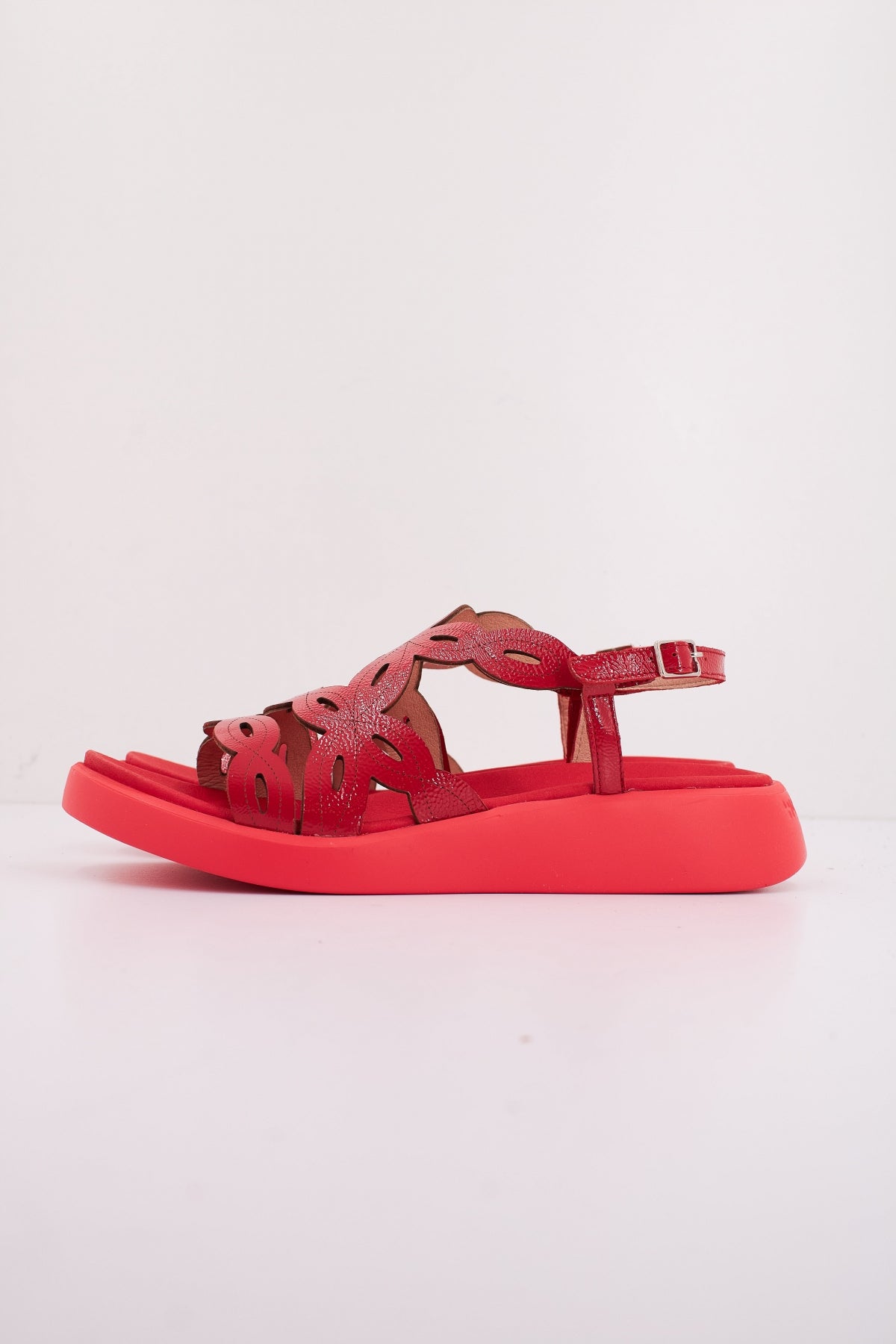 WONDERS C en color ROJO (1)
